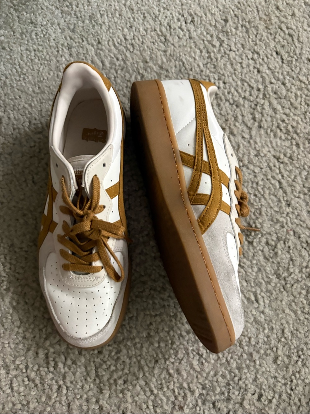 Onitsuka Tiger Sneakers GSM in Cream Tan Presidio